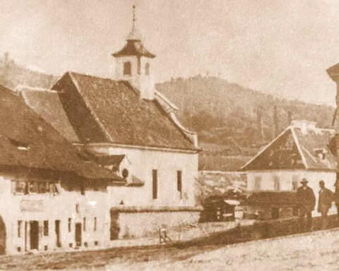 nejstarší dochovaná fotografie, cesta směřující ke hradbám, kroutící se nahoru jako had